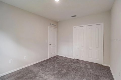 House in Dundee, Florida 3 bedrooms, 134.06 sq.m. № 2214603 - photo 20