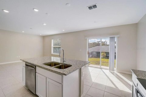 House in Dundee, Florida 3 bedrooms, 134.06 sq.m. № 2214603 - photo 12