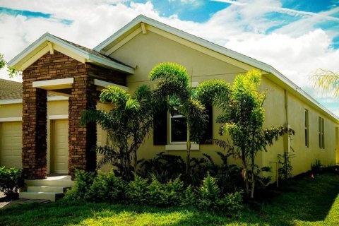 House in Kissimmee, Florida 4 bedrooms, 198.72 sq.m. № 1810144 - photo 4
