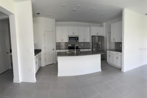 House in Kissimmee, Florida 4 bedrooms, 198.72 sq.m. № 1810144 - photo 10