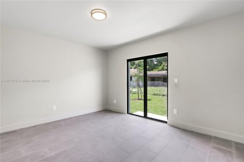 Casa en alquiler en Pompano Beach, Florida, 4 dormitorios, 142.14 m2 № 1972200 - foto 10