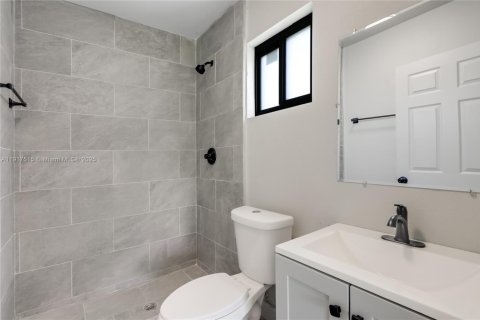 Casa en alquiler en Pompano Beach, Florida, 4 dormitorios, 142.14 m2 № 1972200 - foto 12