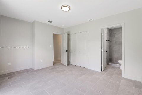 Casa en alquiler en Pompano Beach, Florida, 4 dormitorios, 142.14 m2 № 1972200 - foto 11