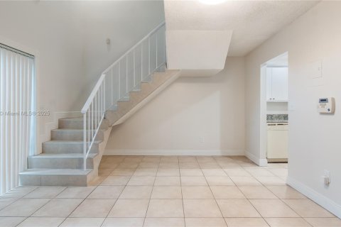 Casa en venta en Miami, Florida, 3 dormitorios, 133.97 m2 № 1953465 - foto 4