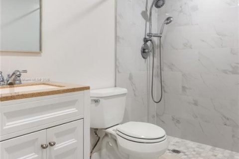 Casa en venta en Miami, Florida, 3 dormitorios, 133.97 m2 № 1953465 - foto 15