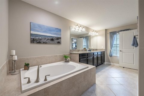 Townhouse in Lutz, Florida 3 bedrooms, 213.95 sq.m. № 1826186 - photo 26