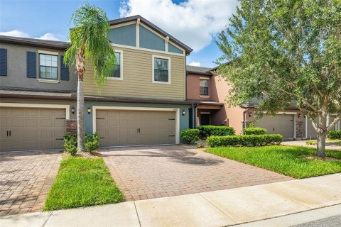 Townhouse in Lutz, Florida 3 bedrooms, 213.95 sq.m. № 1826186 - photo 2