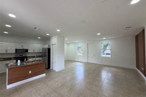 Купить таунхаус в Хомстед, Флорида 4 спальни, 160.54м2, № 2430232 - фото 24