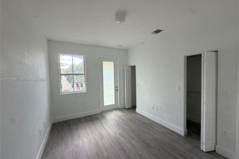 Купить таунхаус в Хомстед, Флорида 4 спальни, 160.54м2, № 2430232 - фото 29