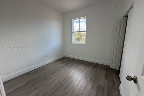 Купить таунхаус в Хомстед, Флорида 4 спальни, 160.54м2, № 2430232 - фото 26