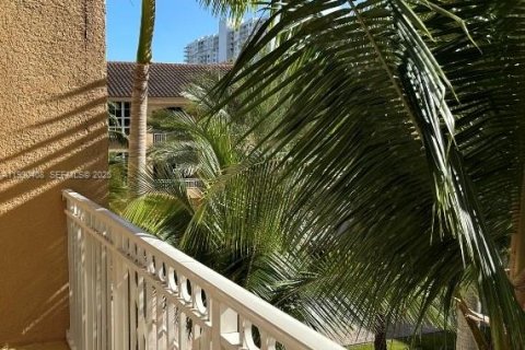 Condo in Aventura, Florida, 1 bedroom  № 1989196 - photo 5