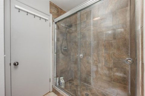 Condo in Orlando, Florida, 3 bedrooms  № 1854696 - photo 15