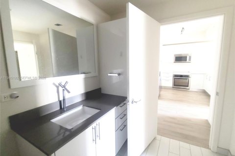 Снять в аренду кондоминиум в Майами, Флорида 1 спальня, 69.12м2, № 2002481 - фото 17