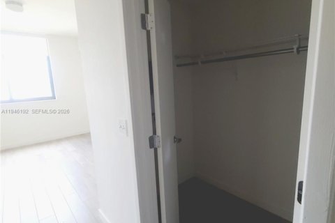 Снять в аренду кондоминиум в Майами, Флорида 1 спальня, 69.12м2, № 2002481 - фото 16