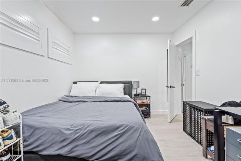 Casa en venta en South Miami, Florida, 3 dormitorios, 140.19 m2 № 1693378 - foto 19