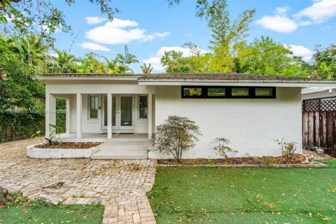 Casa en venta en South Miami, Florida, 3 dormitorios, 140.19 m2 № 1693378 - foto 1