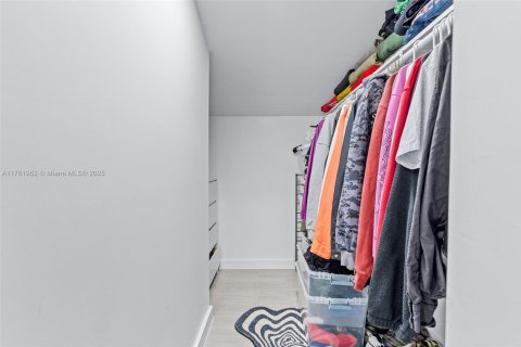 Casa en venta en South Miami, Florida, 3 dormitorios, 140.19 m2 № 1693378 - foto 20