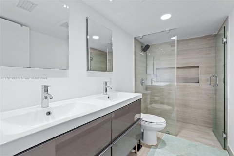 Casa en venta en South Miami, Florida, 3 dormitorios, 140.19 m2 № 1693378 - foto 17