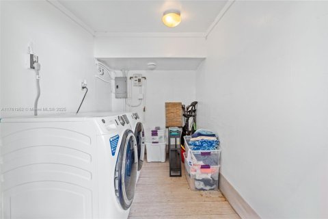 Casa en venta en South Miami, Florida, 3 dormitorios, 140.19 m2 № 1693378 - foto 22