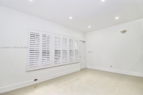 Apartamento en alquiler en Hollywood, Florida, 41.81 m2 № 2071277 - foto 4