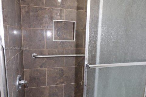 Apartamento en alquiler en Hollywood, Florida, 41.81 m2 № 2071277 - foto 5