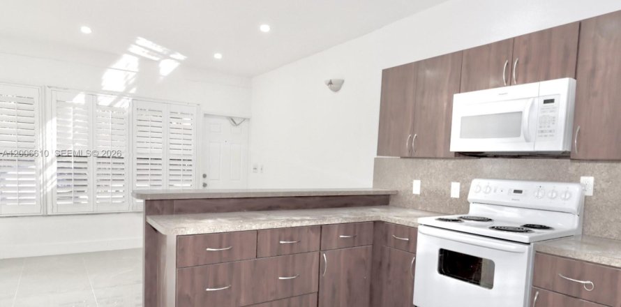 Estudio en Hollywood, Florida № 2071277