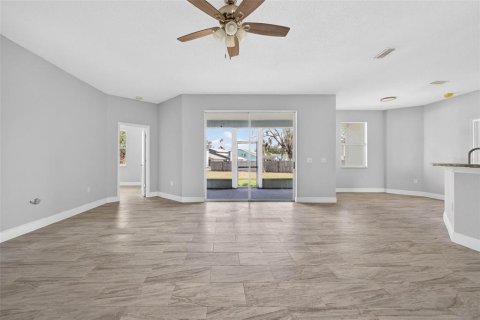 Villa ou maison à vendre à Winter Haven, Floride: 4 chambres, 221.57 m2 № 2098020 - photo 19