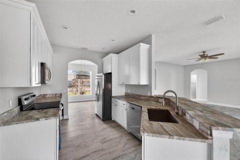 Villa ou maison à vendre à Winter Haven, Floride: 4 chambres, 221.57 m2 № 2098020 - photo 27
