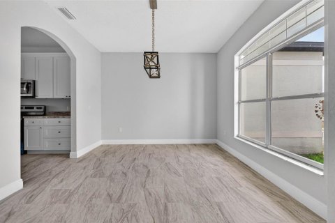 Villa ou maison à vendre à Winter Haven, Floride: 4 chambres, 221.57 m2 № 2098020 - photo 11