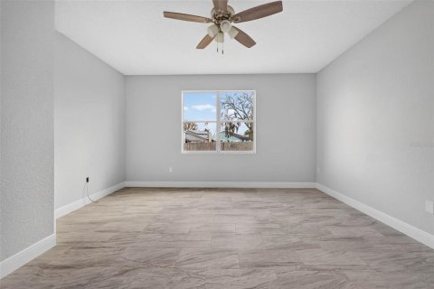 Villa ou maison à vendre à Winter Haven, Floride: 4 chambres, 221.57 m2 № 2098020 - photo 28