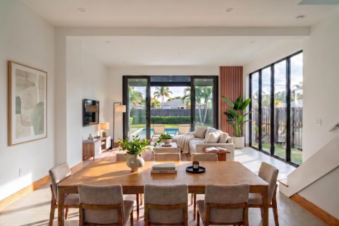 Casa en venta en Lauderdale-by-the-Sea, Florida, 8 dormitorios, 468.6 m2 № 2434198 - foto 3