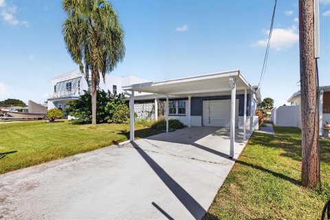 Villa ou maison à vendre à Hudson, Floride: 2 chambres, 111.85 m2 № 2433311 - photo 2