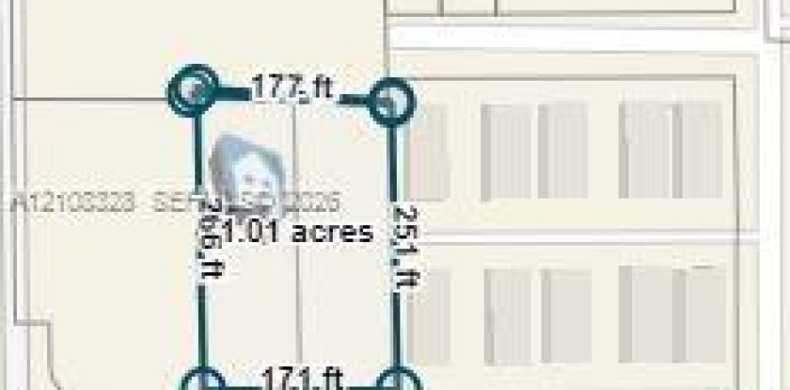 Propiedad comercial en Homestead, Florida № 2421266