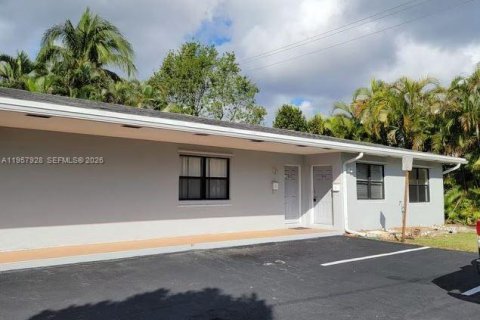 House in Hollywood, Florida 1 bedroom, 207.64 sq.m. № 2020640