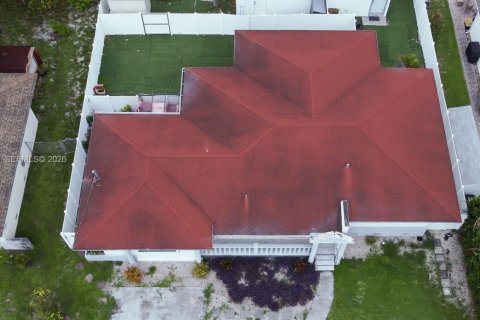 Снять в аренду виллу или дом в Норт-Майами-Бич, Флорида 3 спальни, 241.17м2, № 2078093 - фото 6