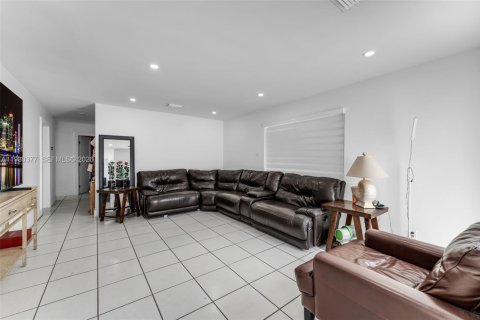 Casa en venta en Marathon, Florida, 3 dormitorios, 132.29 m2 № 2043752 - foto 4