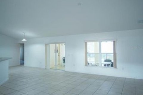 House in Davenport, Florida 5 bedrooms, 254.46 sq.m. № 1843886 - photo 21