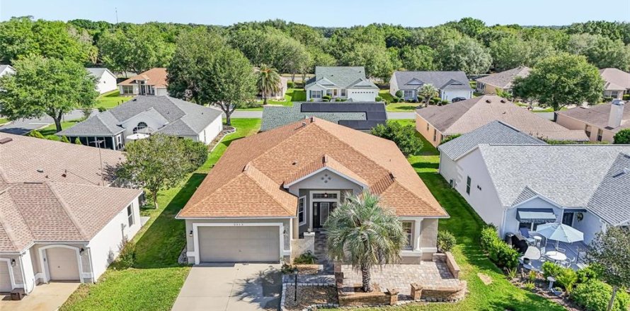 House in The Villages, Florida 3 bedrooms, 187.2 sq.m. № 2231662