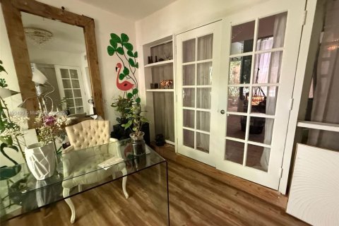 Copropriété à vendre à Miami Beach, Floride: 2 chambres, 82.68 m2 № 1943334 - photo 17