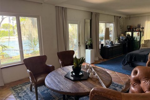 Copropriété à vendre à Miami Beach, Floride: 2 chambres, 82.68 m2 № 1943334 - photo 1