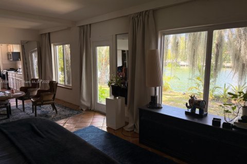 Copropriété à vendre à Miami Beach, Floride: 2 chambres, 82.68 m2 № 1943334 - photo 2