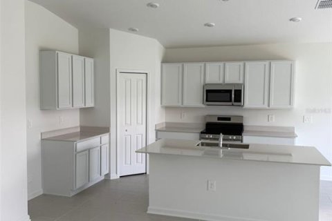 Casa en alquiler en Kissimmee, Florida, 4 dormitorios, 179.86 m2 № 1831870 - foto 8