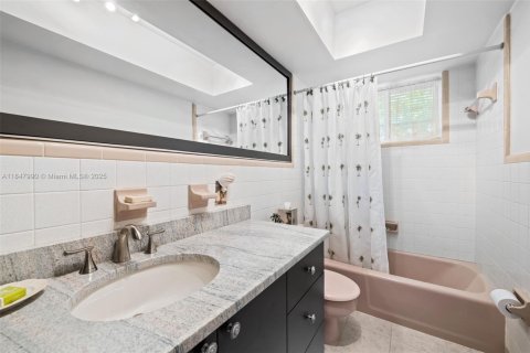 Casa en venta en Hollywood, Florida, 3 dormitorios, 155.7 m2 № 1849271 - foto 3