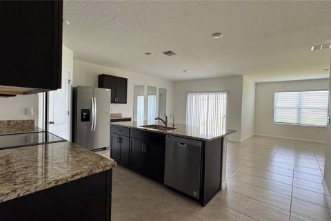 House in Kissimmee, Florida 4 bedrooms, 171.5 sq.m. № 2091399 - photo 3