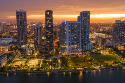 Condo in Miami, Florida, 1 bedroom  № 1997966 - photo 18