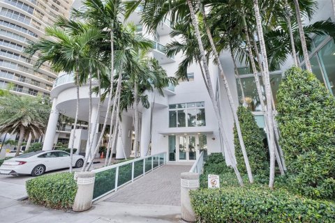 Condo in Miami, Florida, 1 bedroom  № 1997966 - photo 16