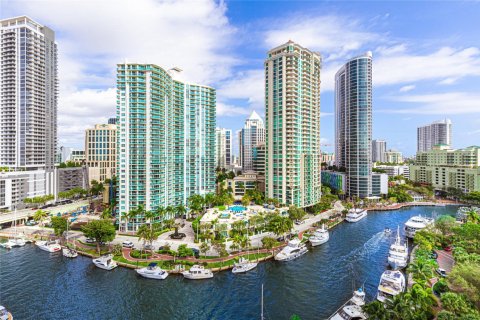 Condo in Fort Lauderdale, Florida, 3 bedrooms  № 1224915 - photo 1