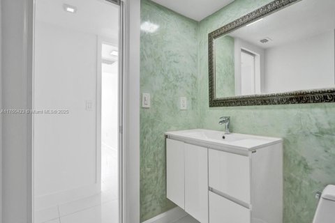 Купить кондоминиум в Майами-Бич, Флорида 2 спальни, 128.21м2, № 1960687 - фото 29