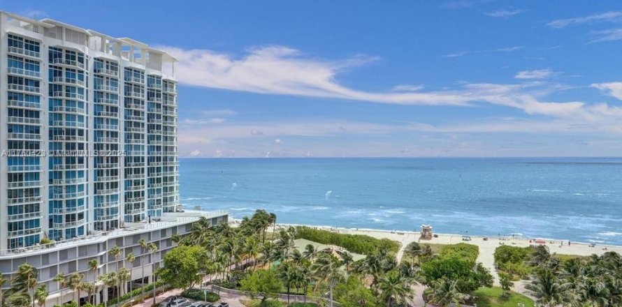 Кондоминиум с 2 спальнями в Майами-Бич, Флорида № 1960687