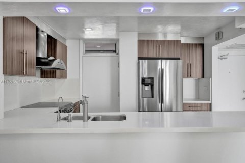 Купить кондоминиум в Майами-Бич, Флорида 2 спальни, 128.21м2, № 1960687 - фото 11